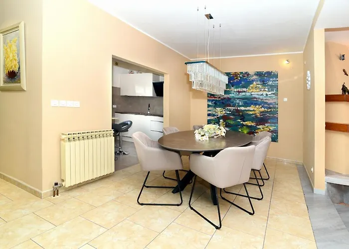 Margherita Nyaraló *