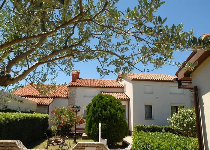 Margherita Nyaraló *